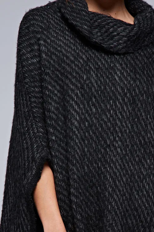 ARIA TURTLENECK PONCHO