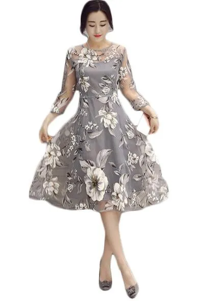Celino Ladies Three Quarter Sleeve O Neck Floral Printed Gray Midi Dresses
