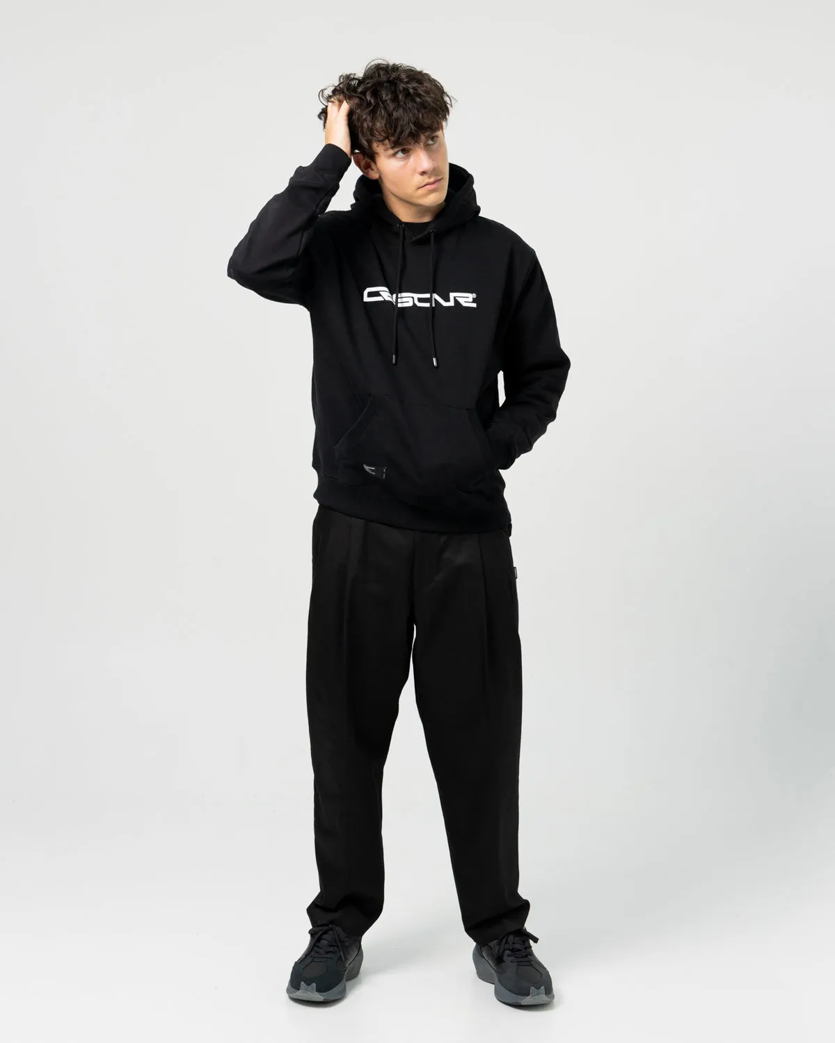 CROSSOVER x mo'des "Studio 4" Pullover Hoodie | Black