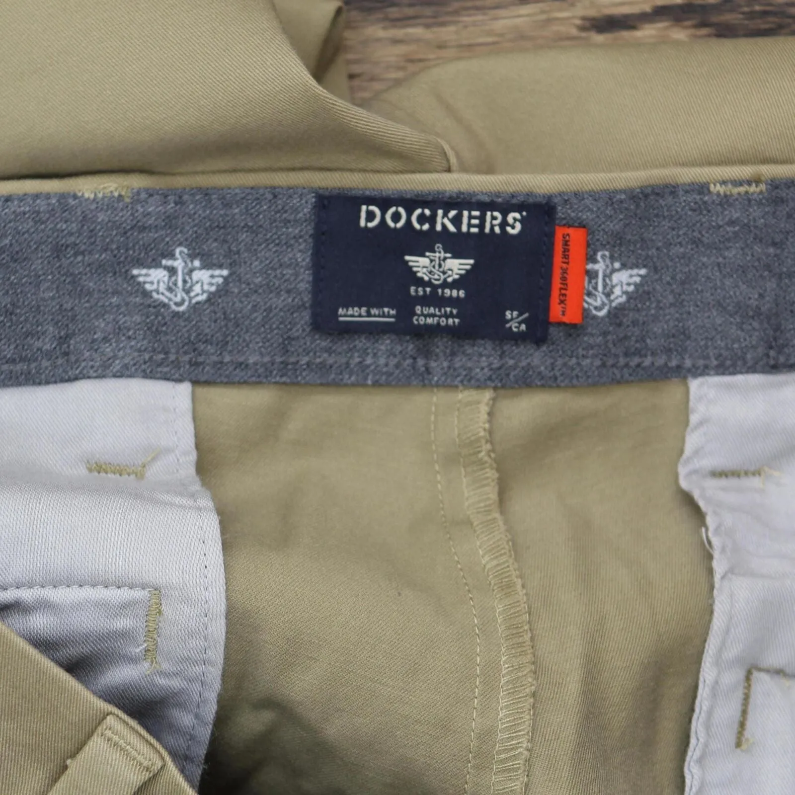 Dockers Men's Workday Smart 360 Flex Classic Fit Khaki Stretch Pants 399830001