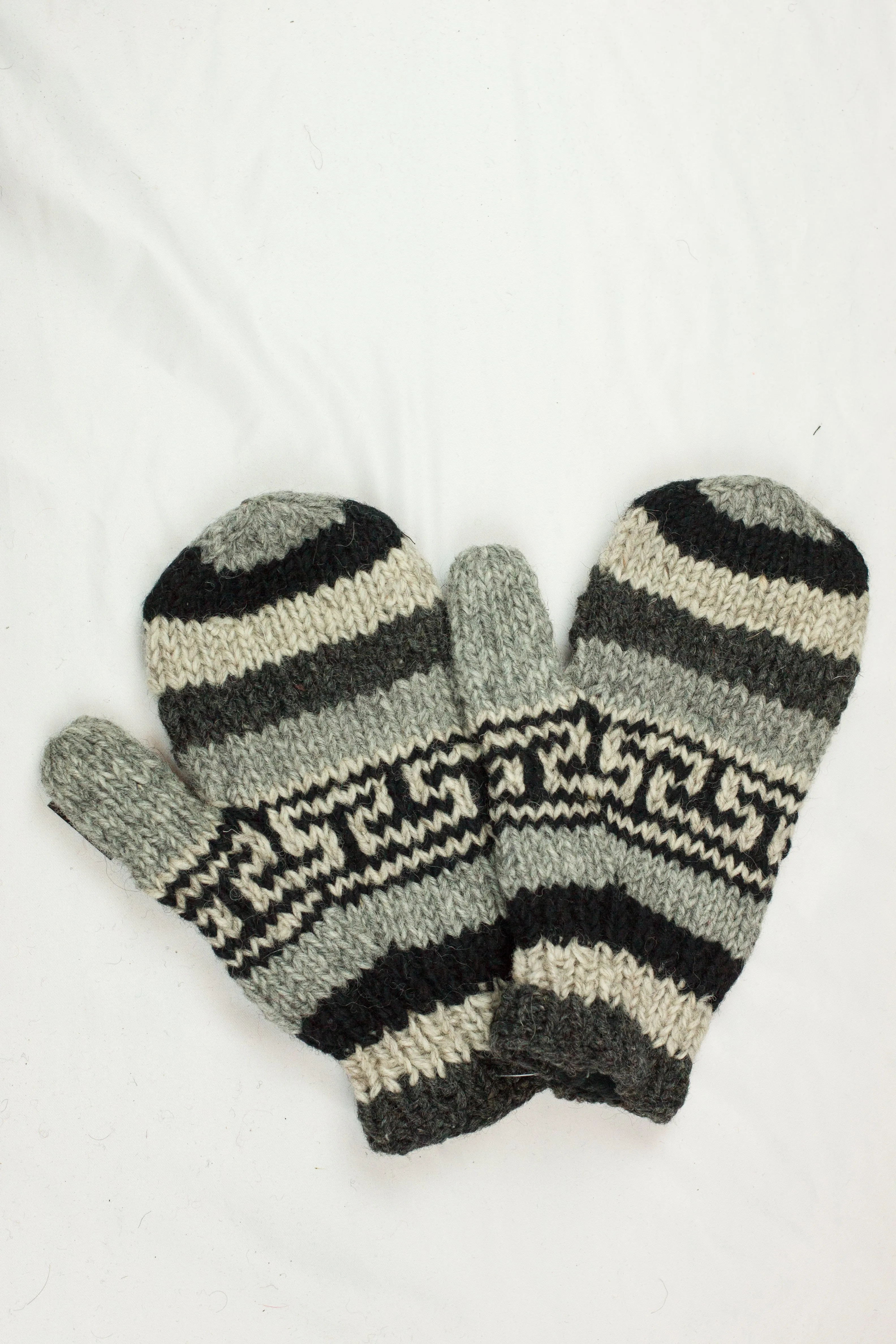 Hand knitted woolen mitten with soft fleece liner - unisex