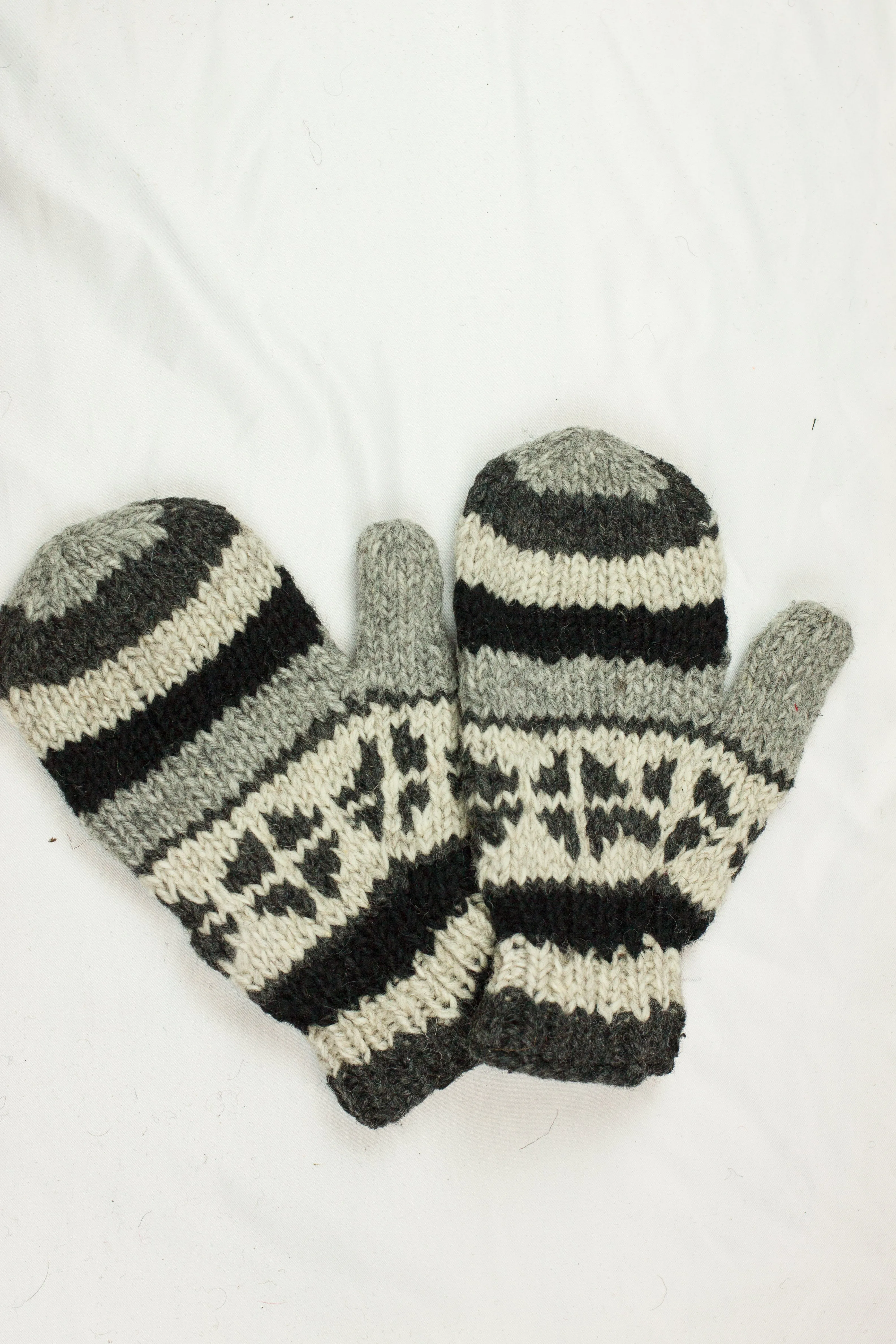 Hand knitted woolen mitten with soft fleece liner - unisex