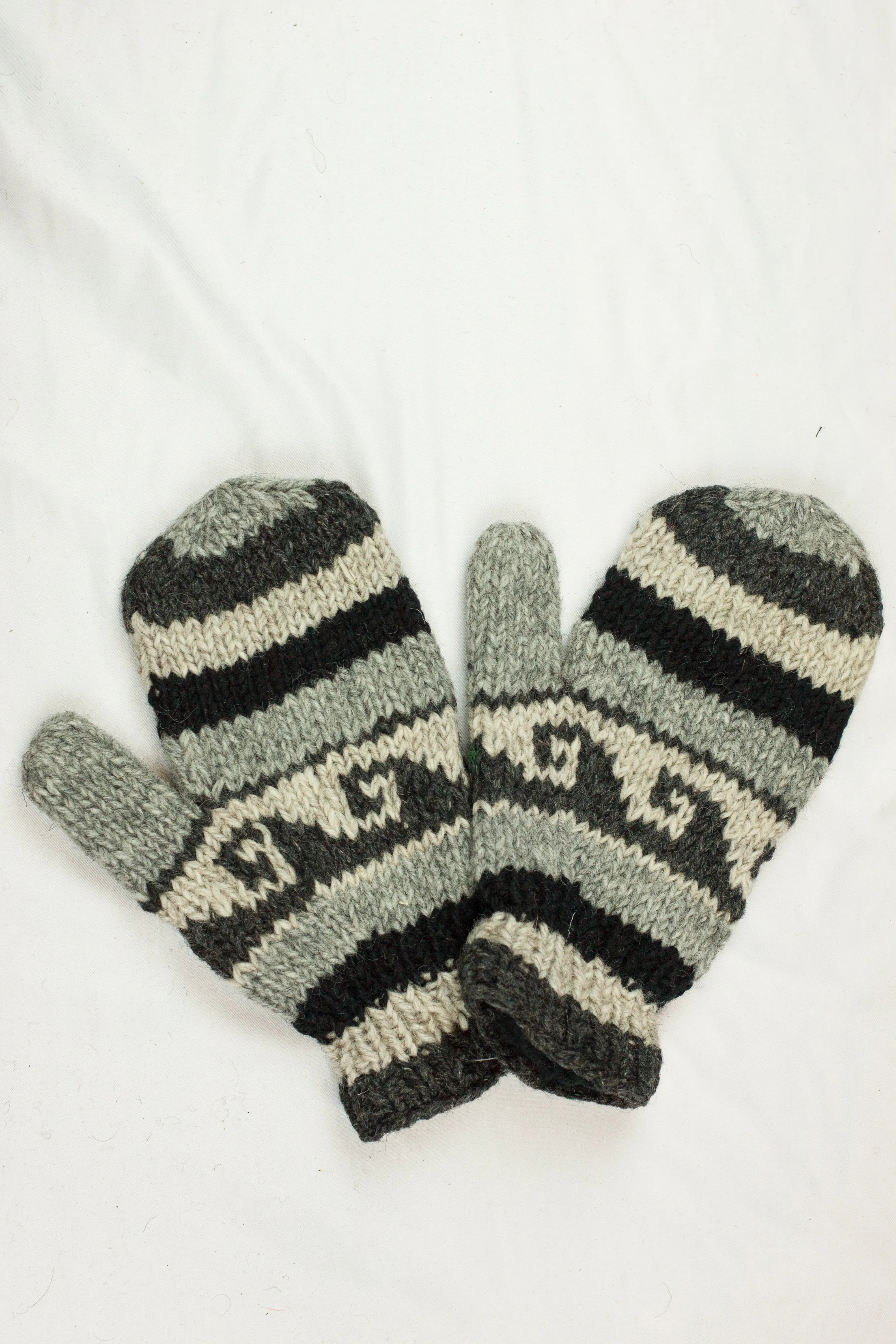 Hand knitted woolen mitten with soft fleece liner - unisex