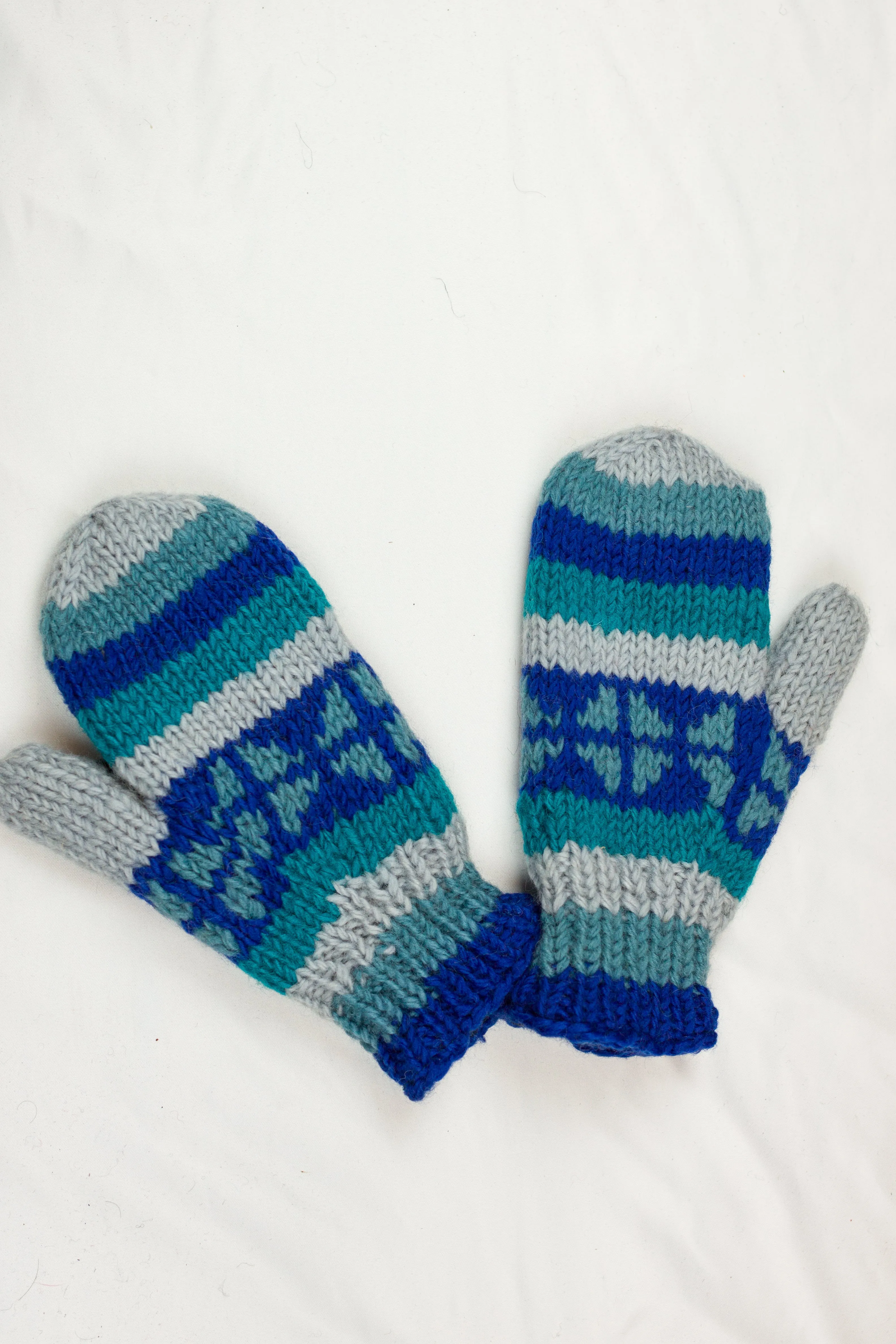Hand knitted woolen mitten with soft fleece liner - unisex