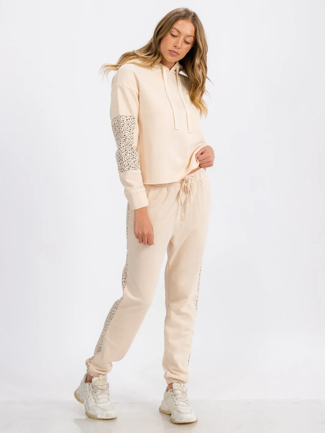 WOMEN'S LONG SLEEVE RAW EDGE HOODED PULLOVER SWEATER